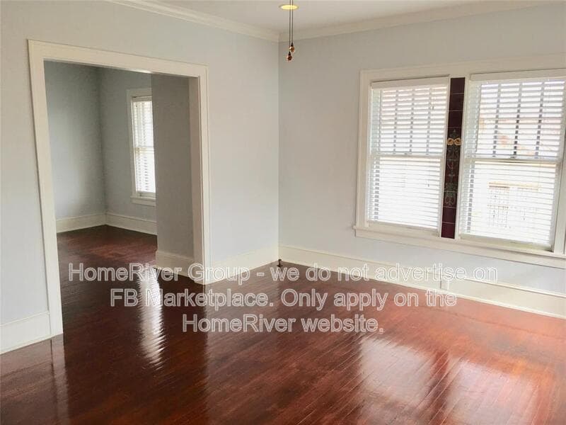 Houston House: 3812 La Branch St