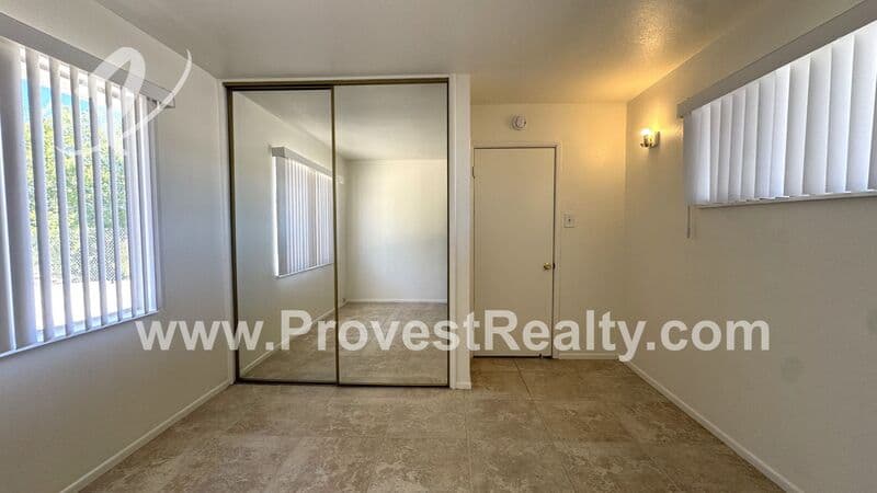 Apple Valley House: 18687 Highway 18