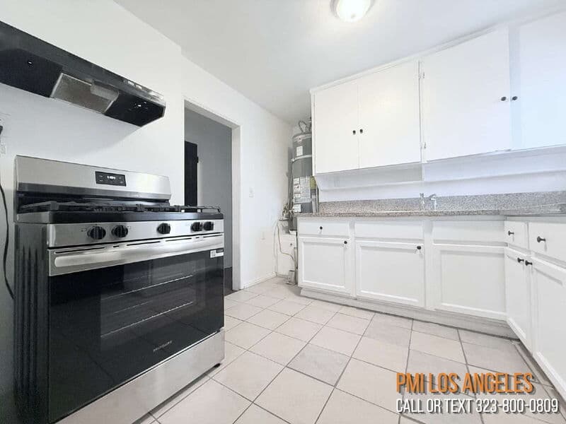 Los Angeles House: 928 East 102nd Street