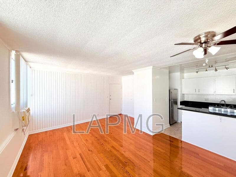 Los Angeles House: 1029 N. Ardmore Avenue