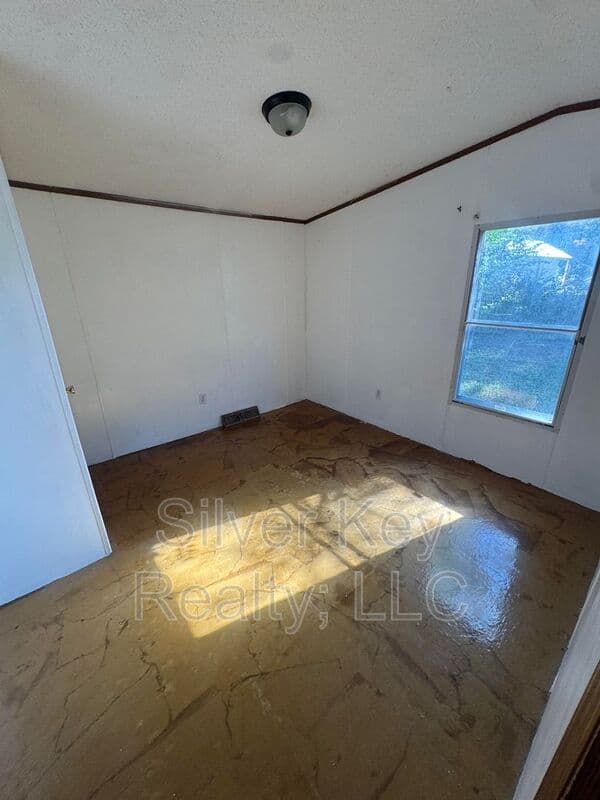 Riceville House: 673 County Road 135