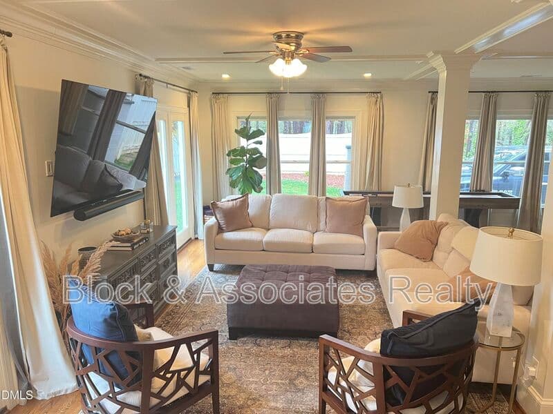 Raleigh House: 2200 Misskelly Dr
