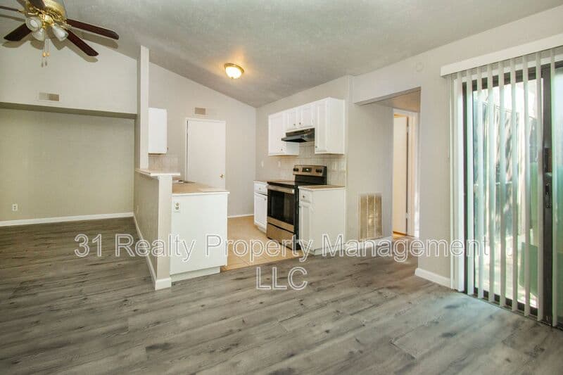 Dallas House: 7062 Pineberry Road
