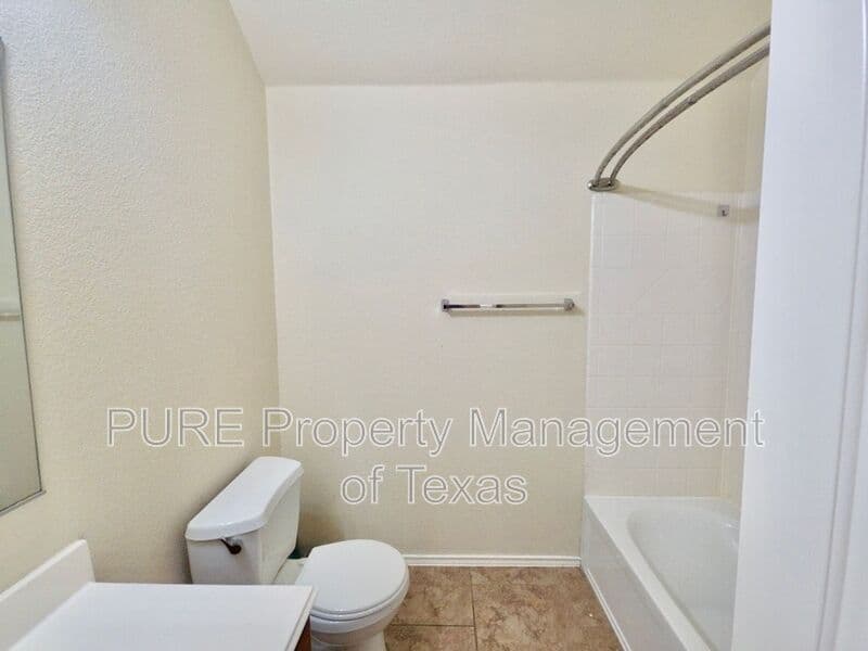 Buda House: 124 Jasper Trail