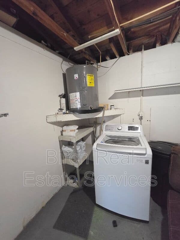 Holiday House: 3402 Peterborough St.