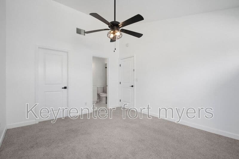 Fort Myers House: 6213 Timberwood Cir