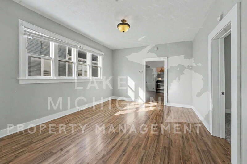 Grand Rapids House: 41 Diamond Ave NE
