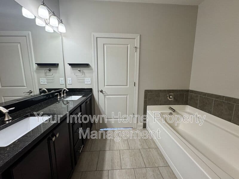 Atlanta House: 2141 Havenwood Trl NE