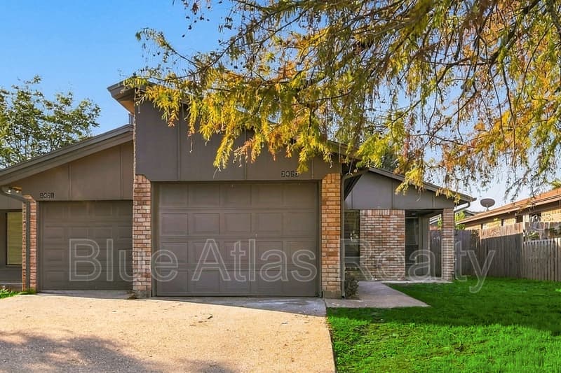Fort Worth House: 3423 Meadowmoor Street