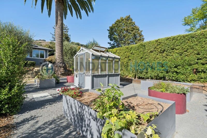 San Rafael House: 62 Manderly Rd