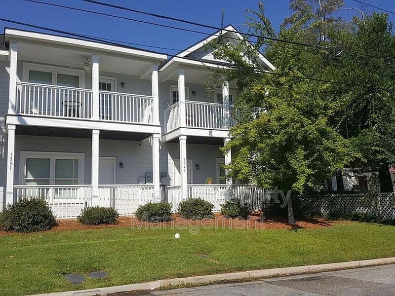 Augusta Townhome: 1555 Craig St