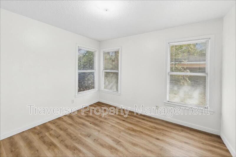 Haltom City House: 5025 Catalpa St