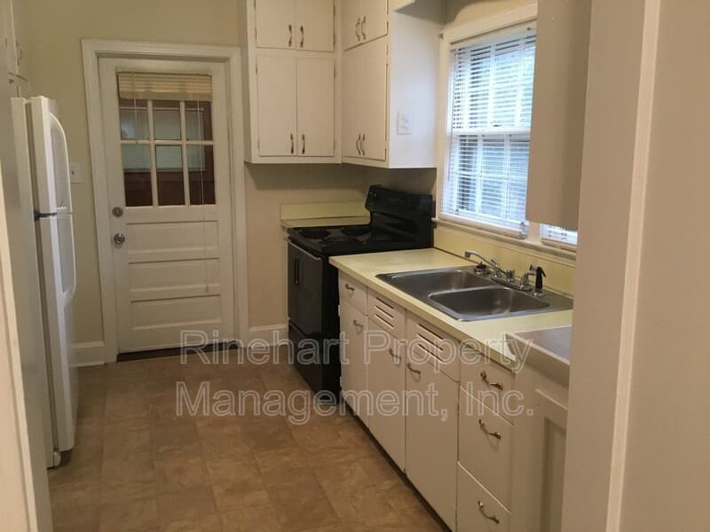 Rock Hill House: 1035 Candlewood Lane