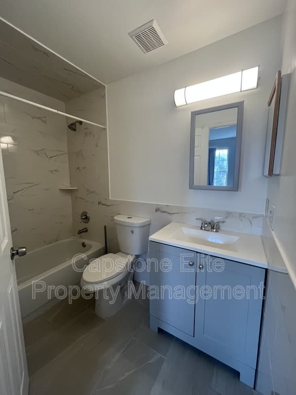 Newark Condo: 20 Ashby Lane