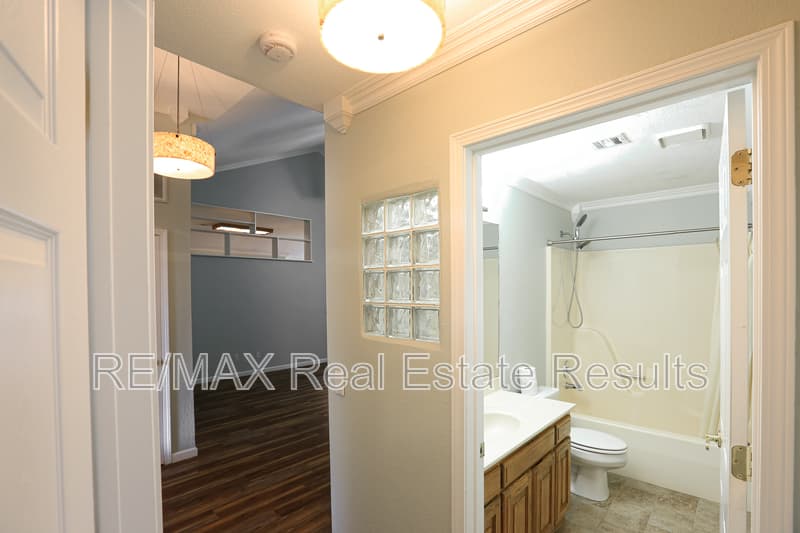Rogers House: 407 N 40th St
