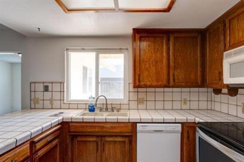 Merced House: 2768 Saratoga Avenue