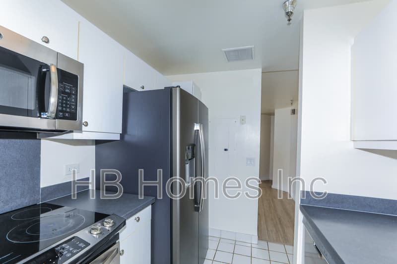 Honolulu Condo: 725 Kapiolani Boulevard #2402 - 1