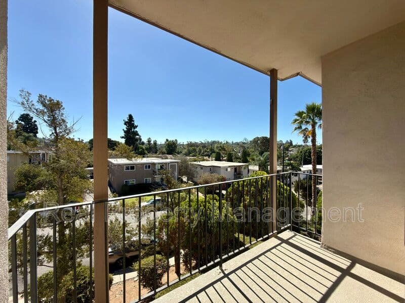 Vista Condo: 259 Alestar Street