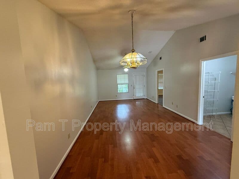 Savannah Condo: 211 Edgewater Rd