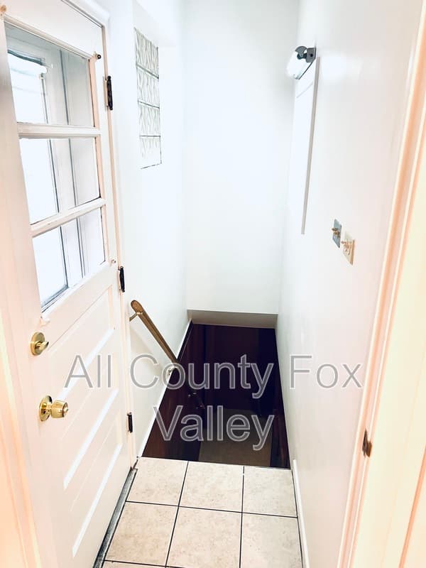 Park Ridge House: 239 N Redfield Court