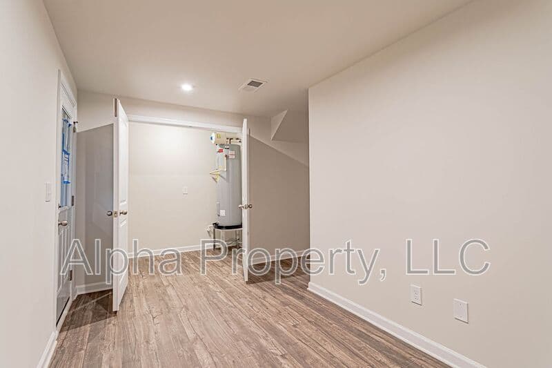 Simpsonville Townhome: 301 Parkridge Way