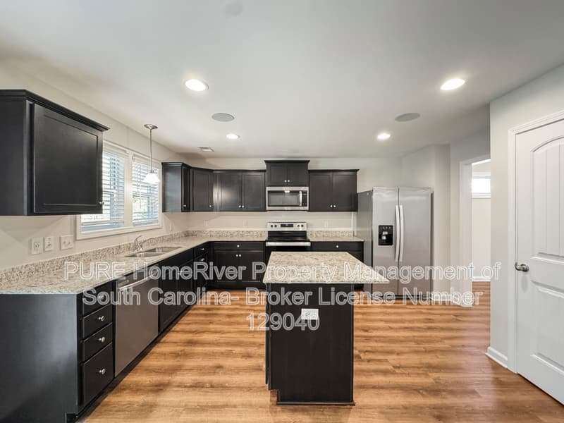 Sumter House: 351 Niblick Dr