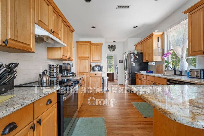 Johns Island House: 588 Main Road