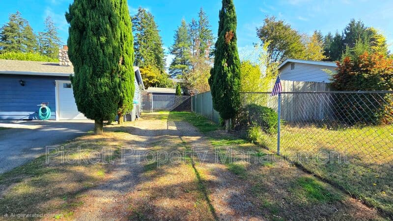 Port Orchard House: 2977 Hoover Ave SE