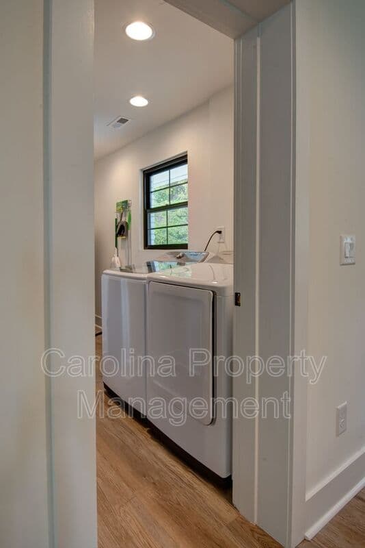 Charlotte House: 3945 Rockfern Rd