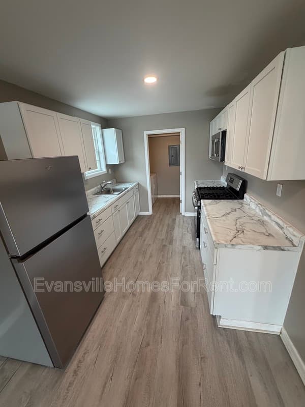Evansville House: 1404 Oakley Street - 1406