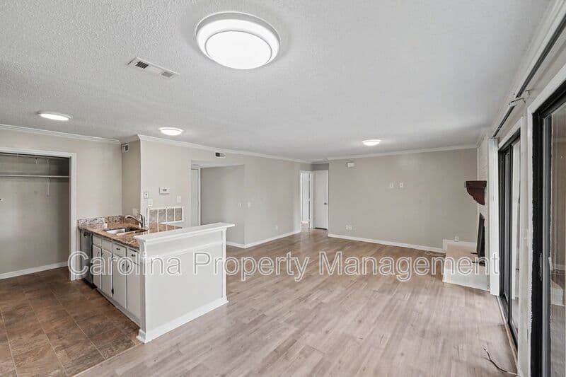 Charlotte House: 10971 Harrowfield Rd