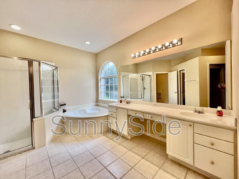 Kissimmee House: 1565 The Oaks Blvd