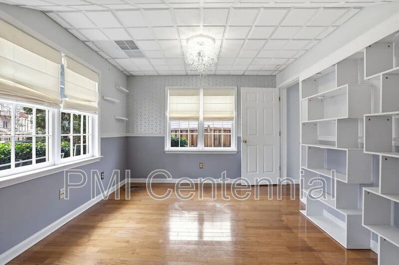 Alpharetta House: 120 Creekside Park Dr