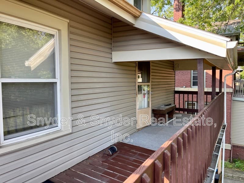 Akron Condo: 21 Casterton Avenue - Up