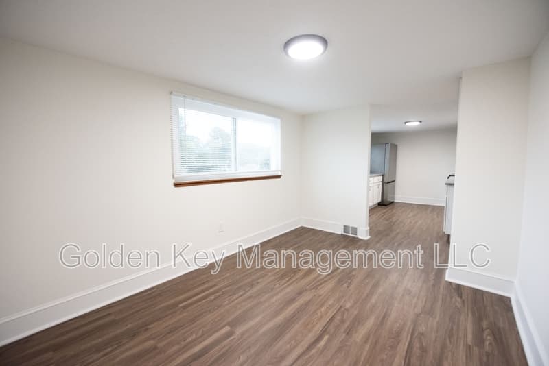 North Olmsted Condo: 5195 Dover Center Road - 2