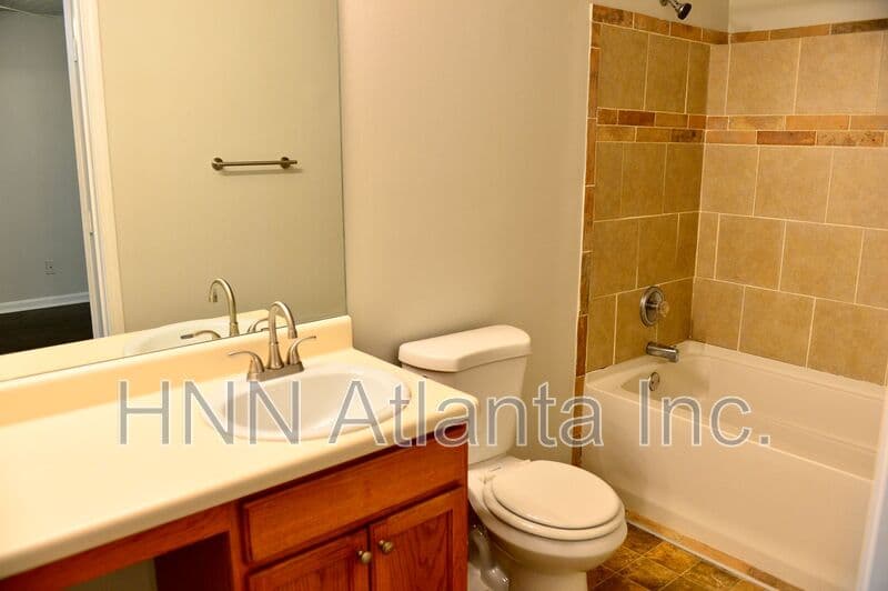 Ellenwood House: 4256 Viewpoint LN.