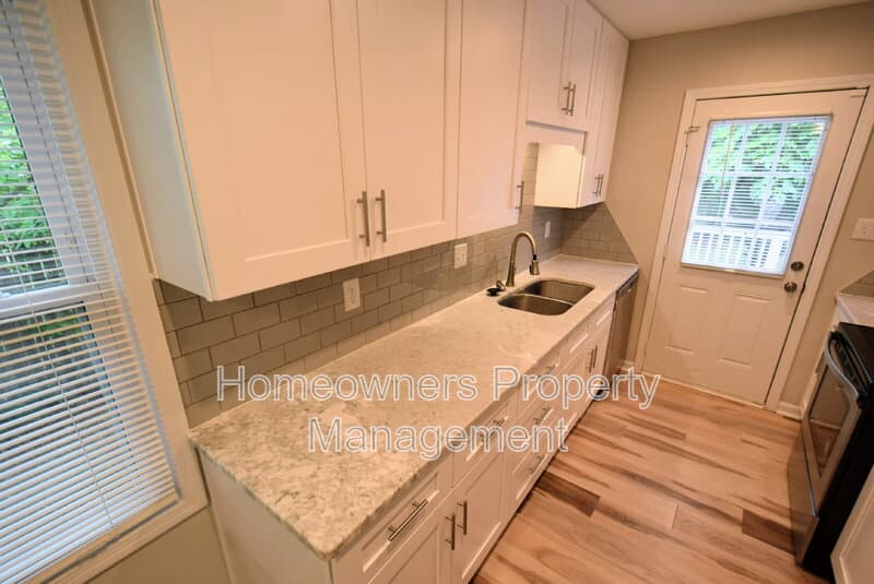 Fayetteville House: 4408 Chesterbrook Dr