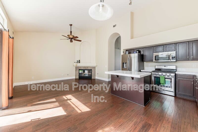 Temecula House: 31827 Corte Positas