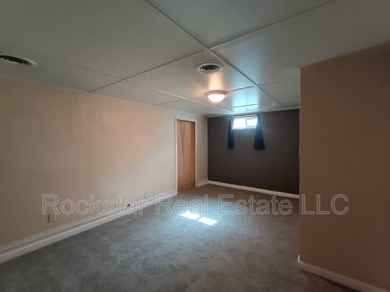Spokane House: 6128 North Oak Street