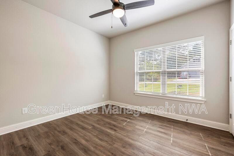 Bella Vista House: 28 Mills Dr
