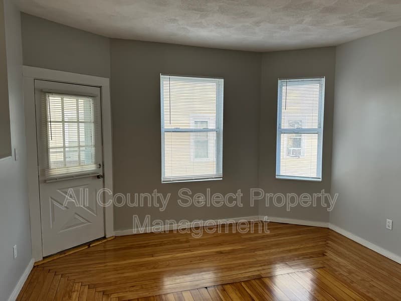 Lynn Condo: 118 Eastern Ave
