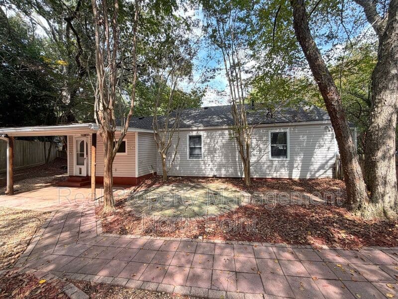 Roswell House: 189 Prospect Street