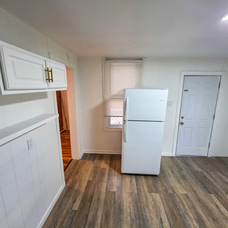 Pittsburgh House: 110 Kirk Avenue
