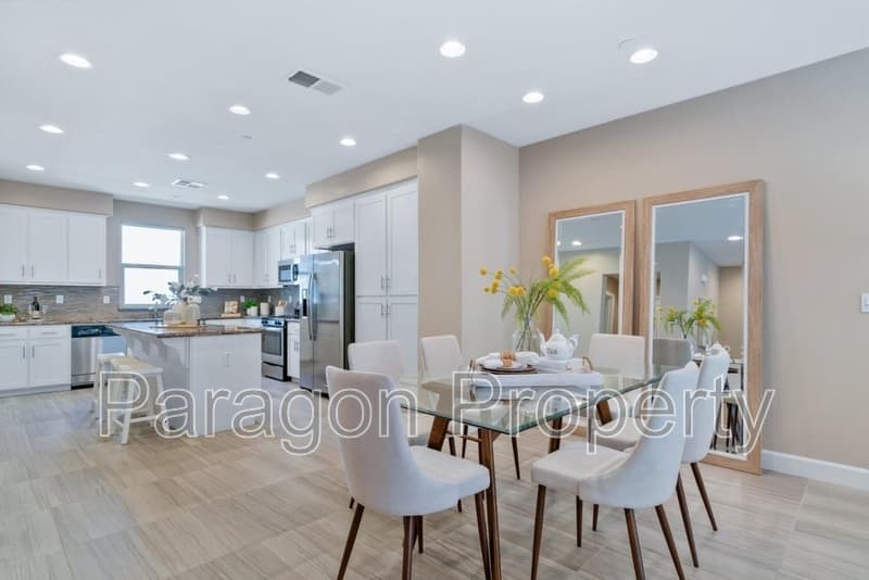 Santa Clara Condo: 2951 Via Roma Pl