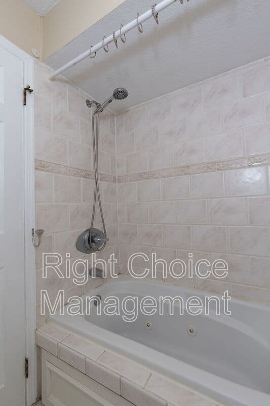 Columbus Condo: 6101 River Rd