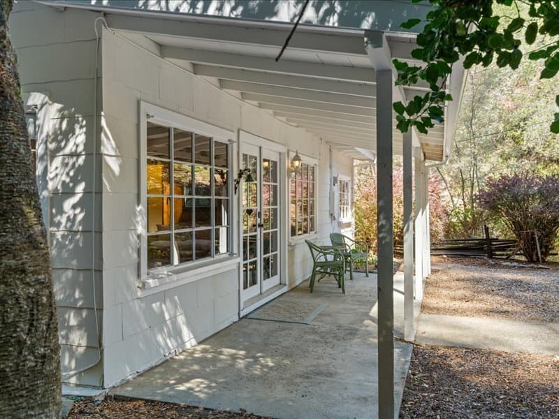 Healdsburg House: 1311 West Dry Creek Road
