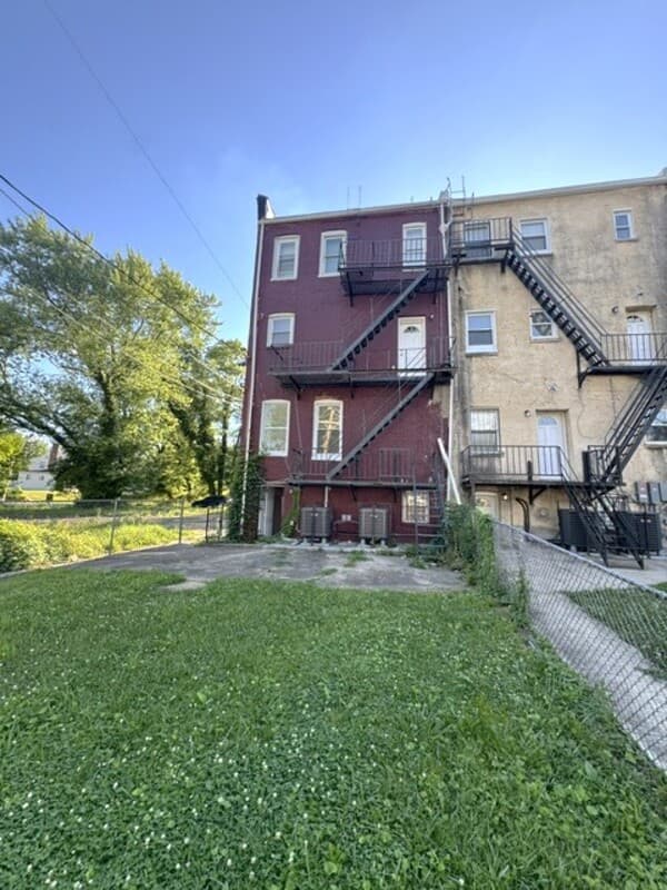 Baltimore Condo: 2101 Chelsea Terrace - 1