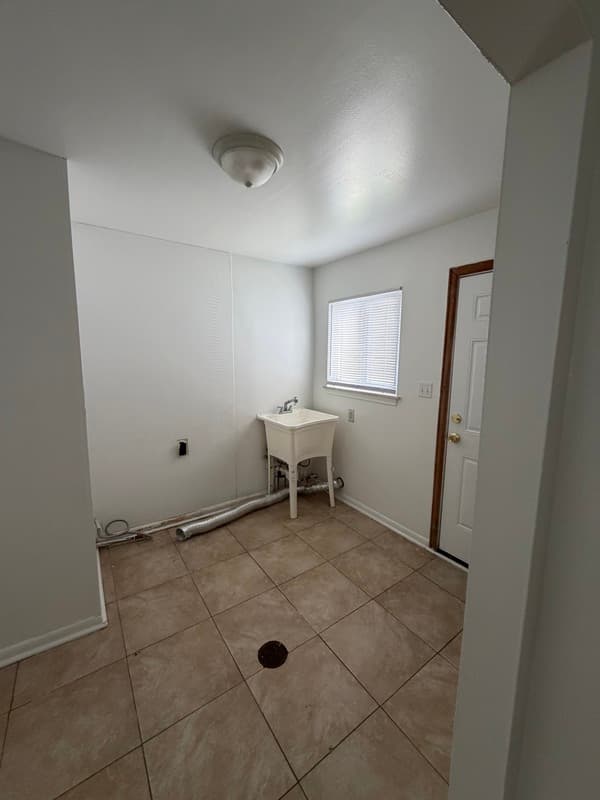 Inkster House: 29708 Grandview Street