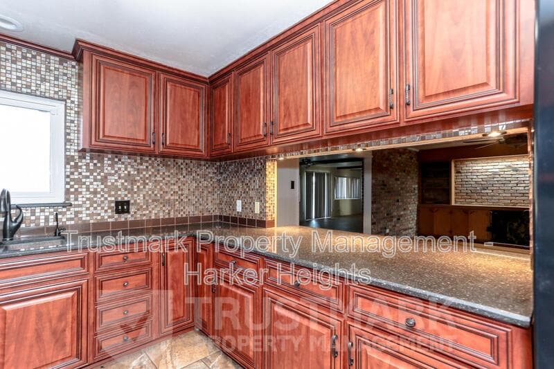 Harker Heights House: 101 Highland Oaks Drive