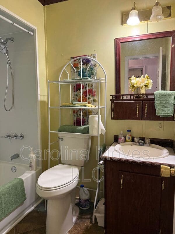 Gray Court Condo: 906 Rolling Meadows Road